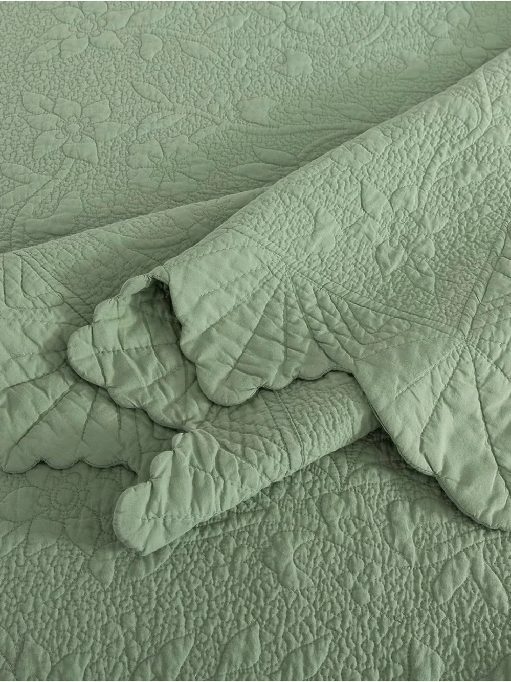 Sage Green king 3 piece Quilted Bedspread Set - Elegant Scalloped Edge